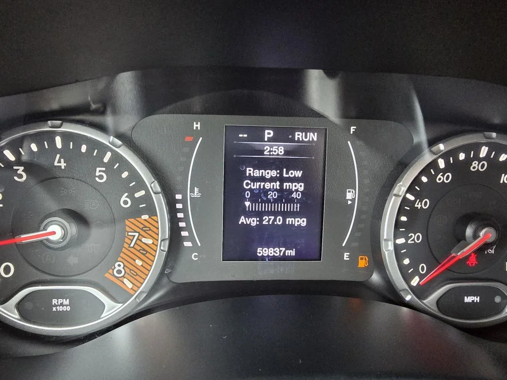 Used 2023 Slate Blue Pearlcoat Jeep Latitude image 13