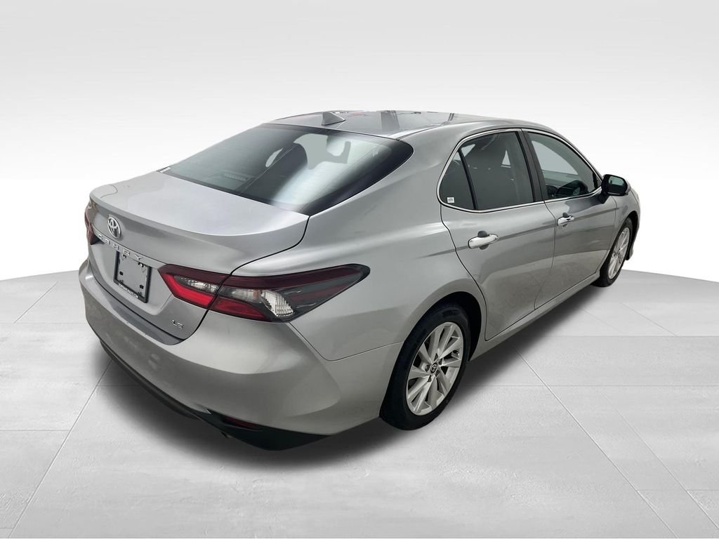 Used 2022 Silver Toyota LE image 5