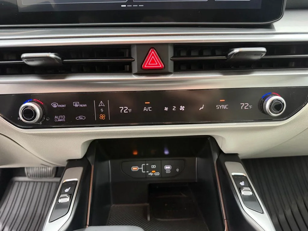 Used 2025 White Kia EX image 6