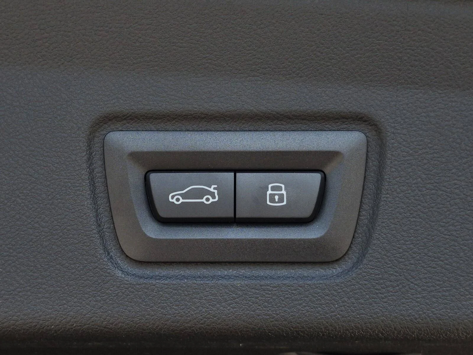 Certified Used 2025 Jet Black BMW xDrive40 image 9