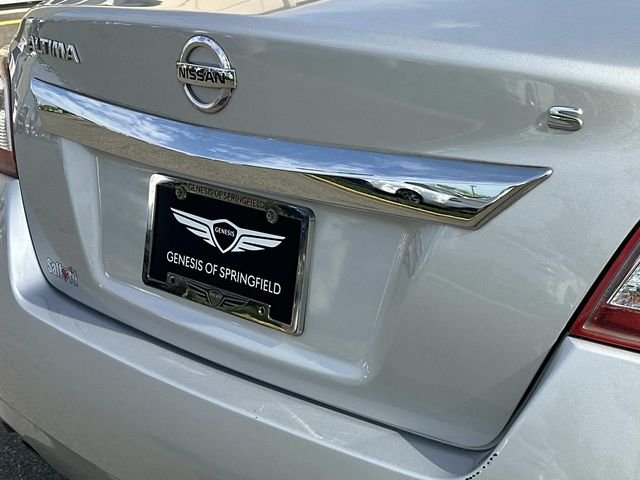 Used 2013 Silver Nissan 2.5 S image 11