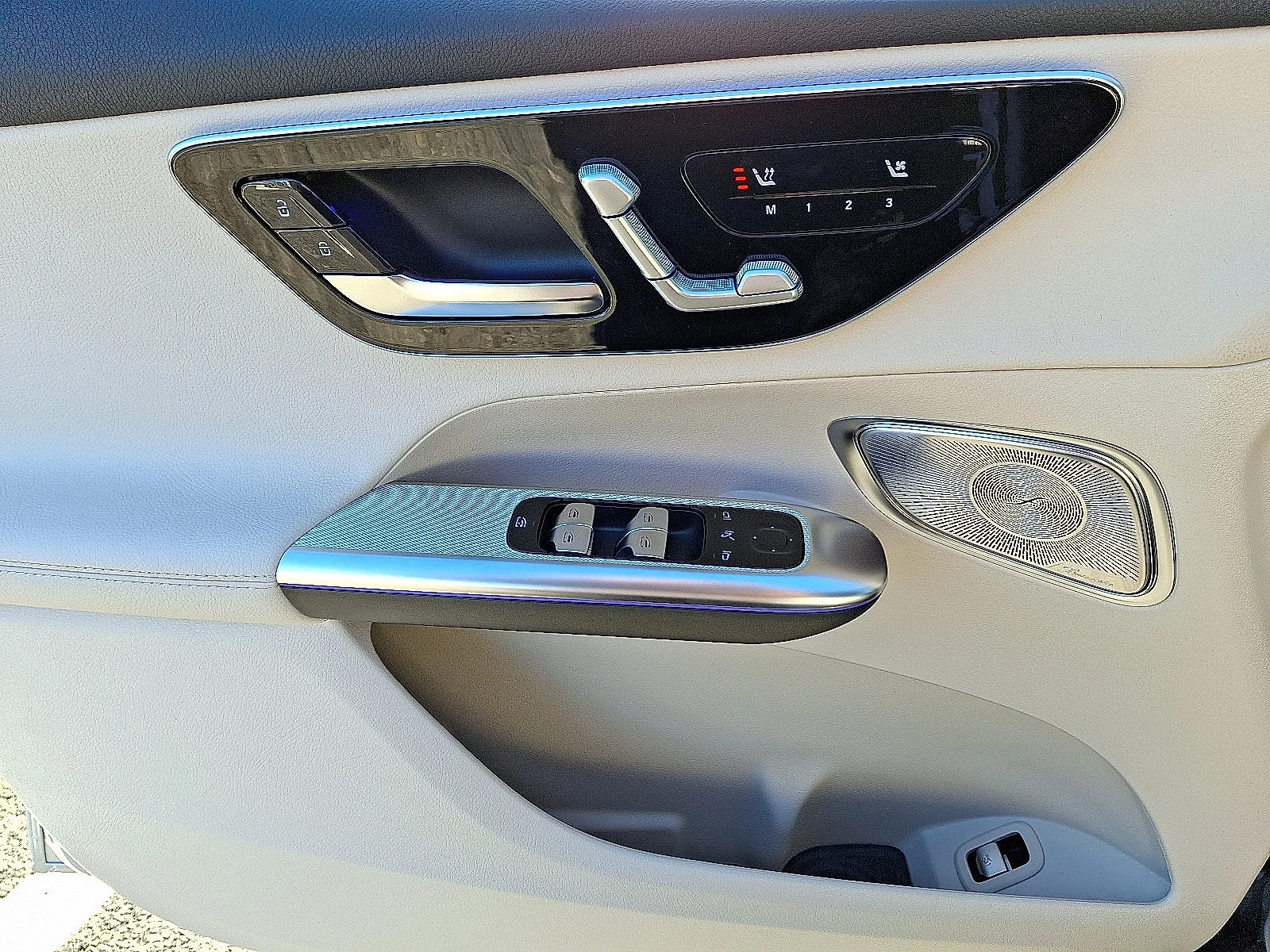 Certified Used 2026 Cirrus Silver Metallic   922 Mercedes-Benz GLC 300 image 7
