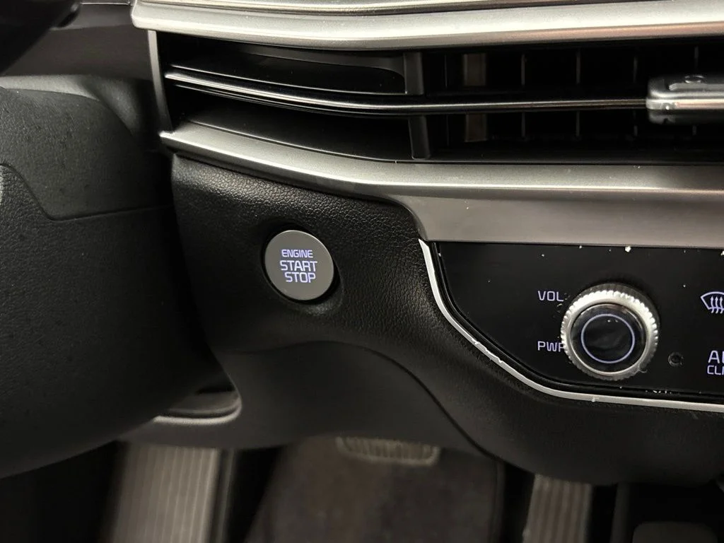 New 2026 Ivory Silver Kia S image 31
