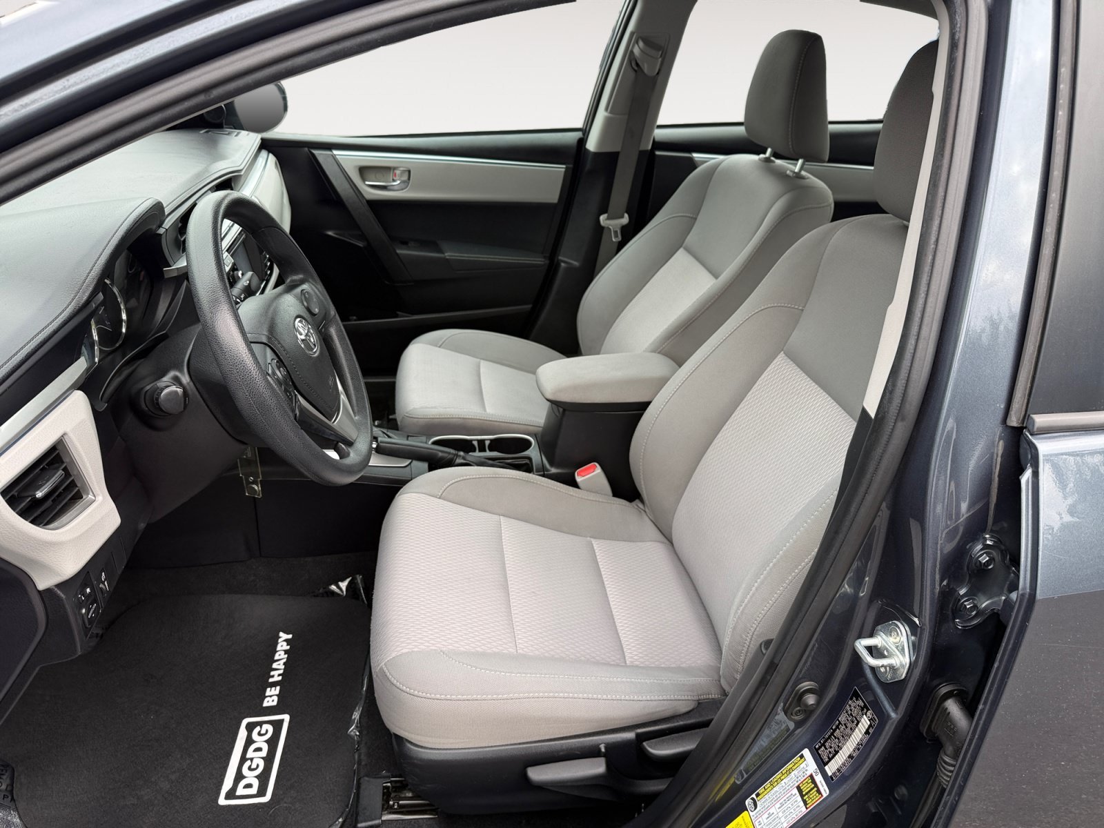 Used 2015 Slate Metallic Toyota LE image 10