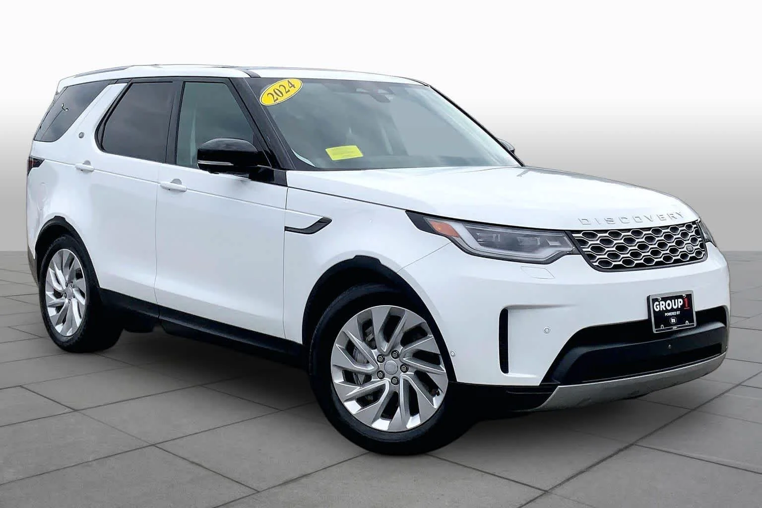 Used 2024 Fuji White Land Rover S image 3