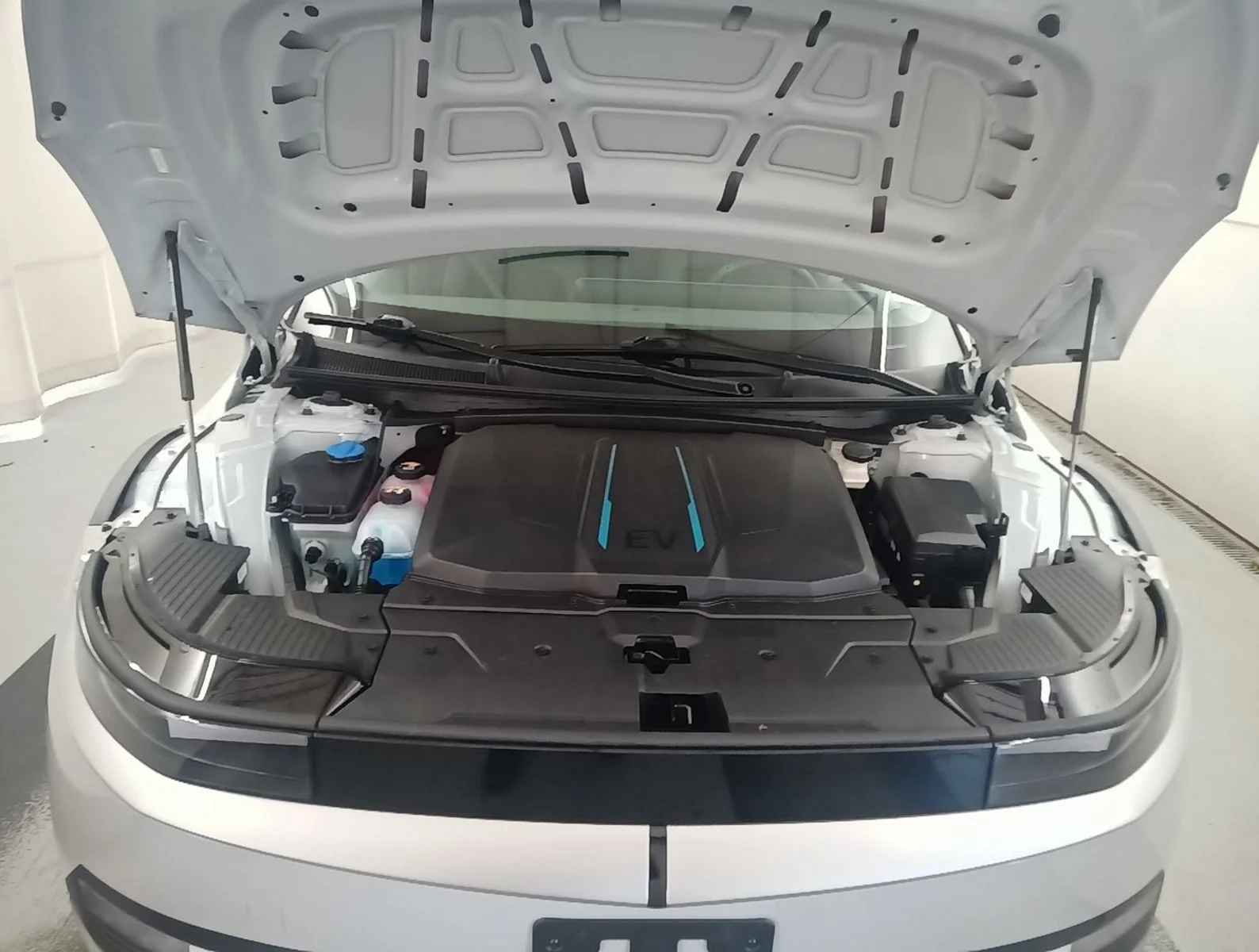 Used 2024 Gray Hyundai SEL image 6
