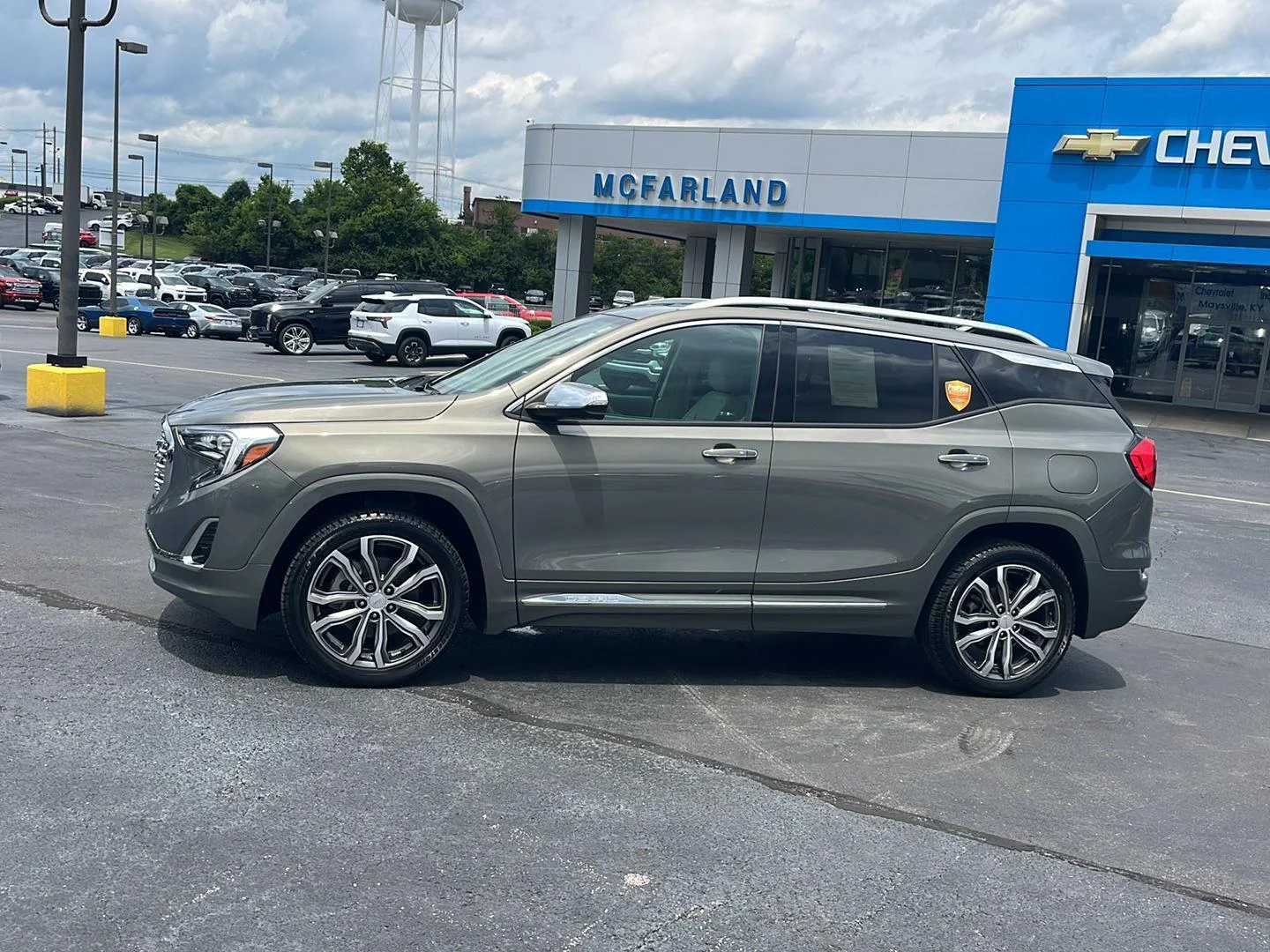 Used 2018 MINERAL METALLIC GMC Denali image 2