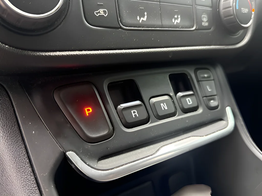 Used 2018 Red GMC SLE image 11
