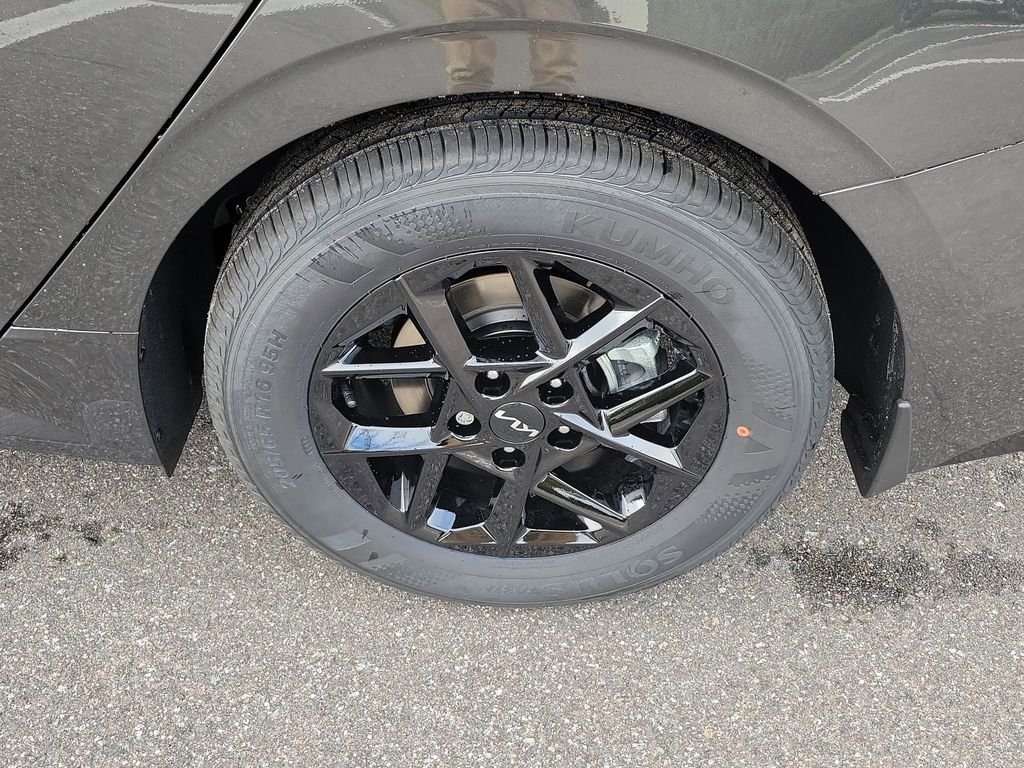 New 2026 Interstellar Gray Kia LXS image 37