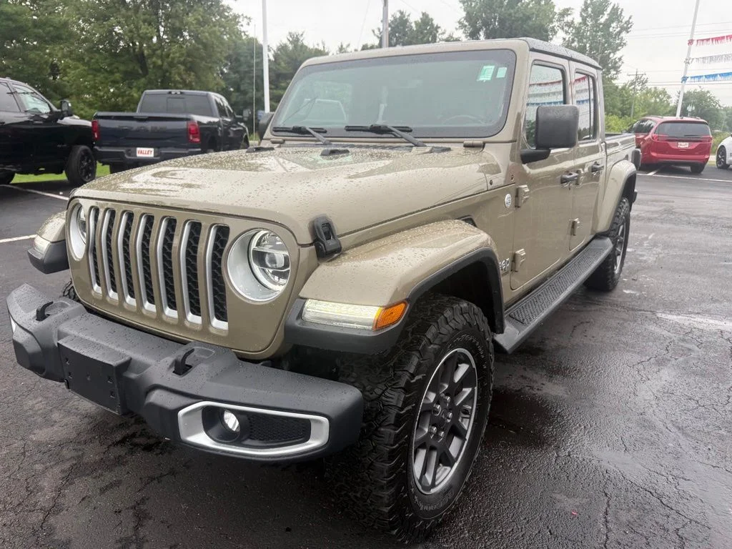 Used 2020 Green Jeep Overland image 8