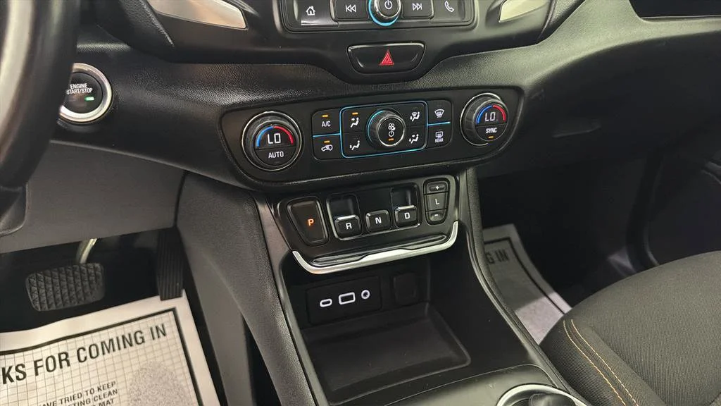 Used 2021 SUMMIT WHITE GMC SLE image 22