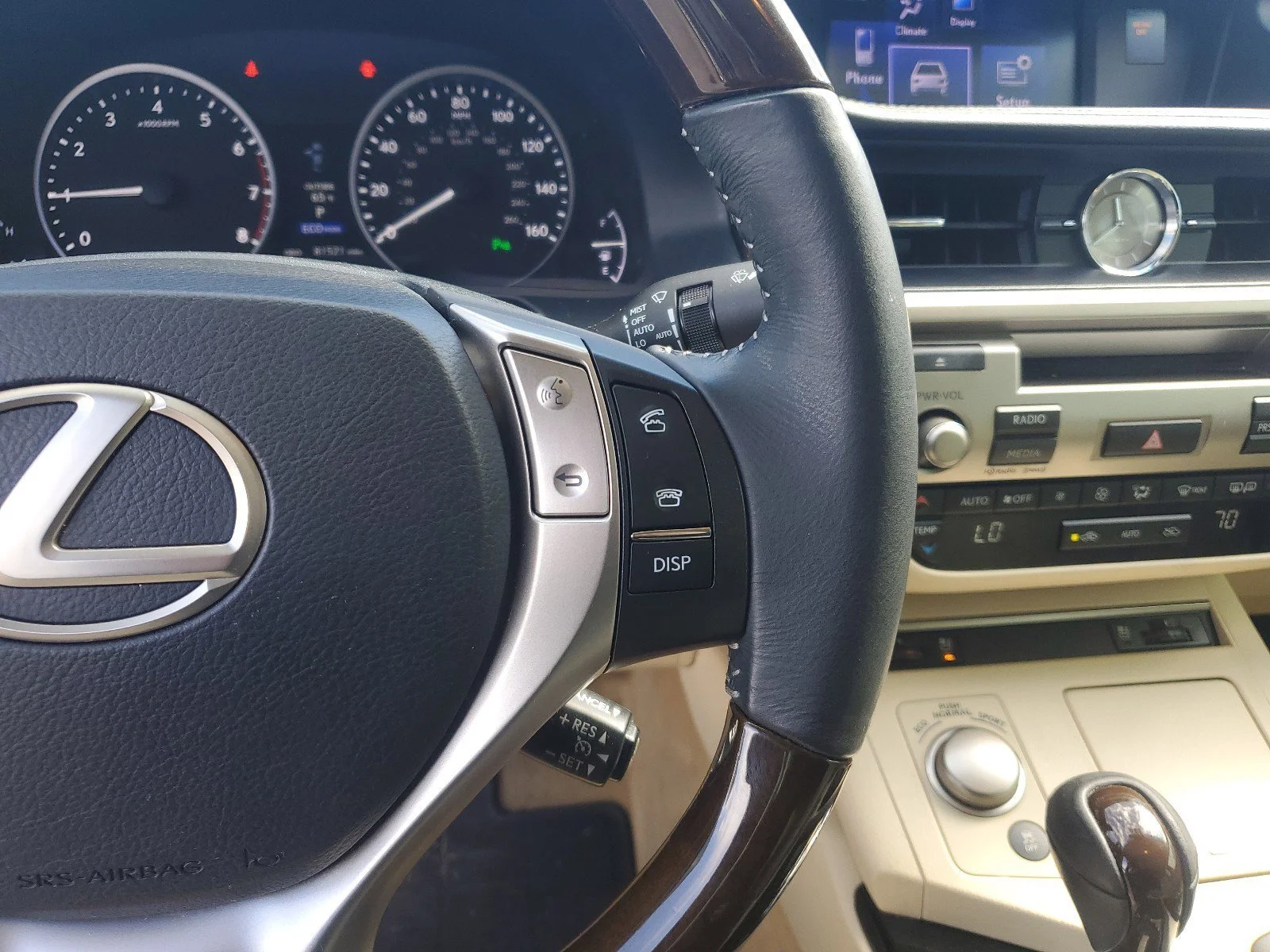 Used 2014  Lexus  image 16