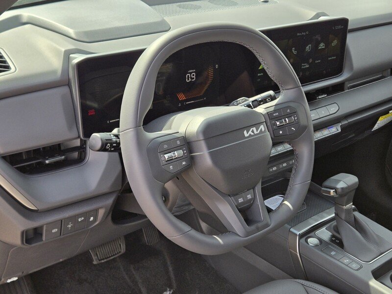 New 2027 Snow White Pearl / Black Roof Kia X-Line S image 10