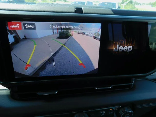 2025 Jeep Wrangler 4-Door Sahara - Photo 17