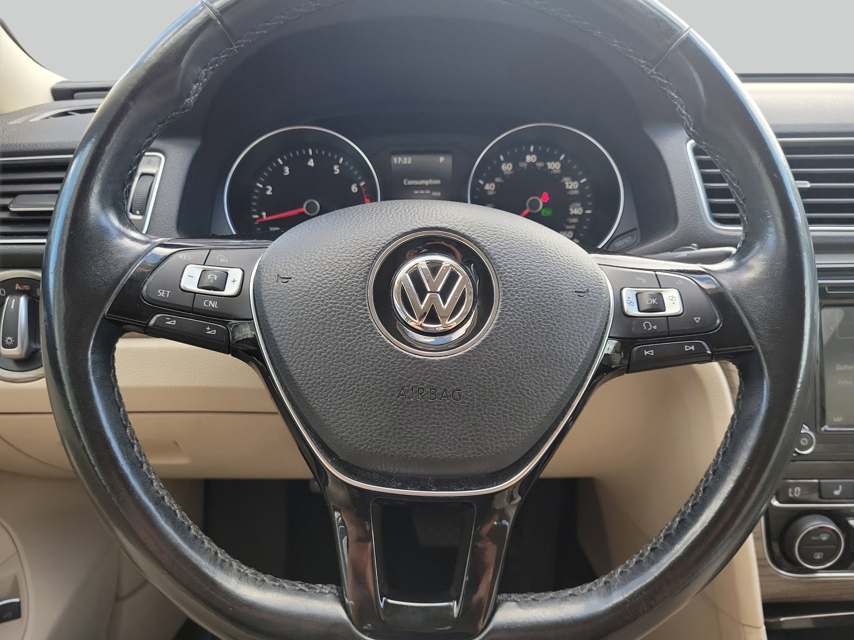 Used 2017  Volkswagen 1.8T SE w/Technology image 18