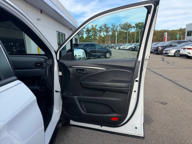 Used 2023 White Honda EX-L image 31