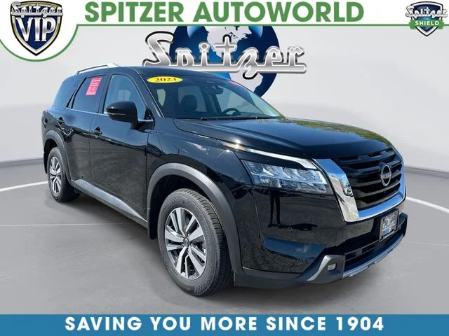 2023 Nissan Pathfinder SL 4WD's photo