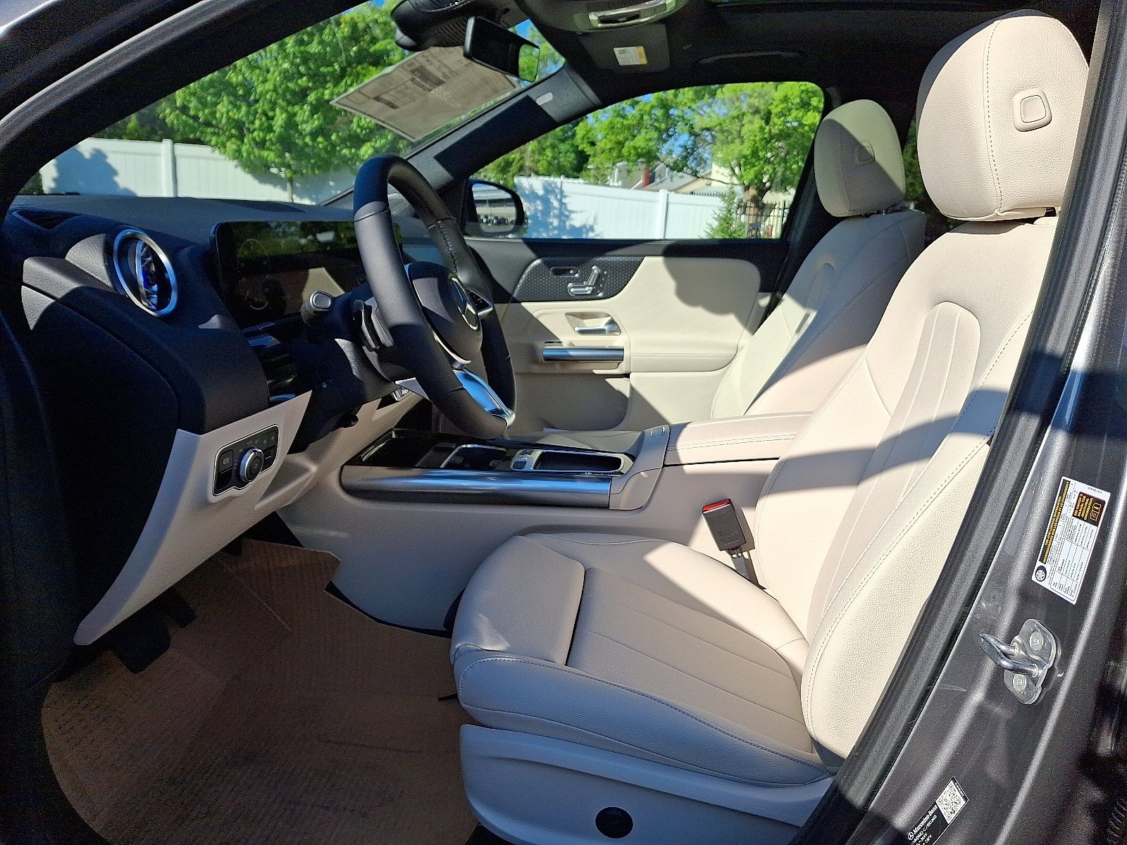 New 2026 Mountain Grey Metallic Mercedes-Benz GLA 250 image 8