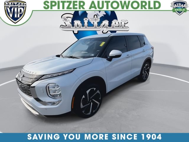 Used 2023 White Mitsubishi SE image 4