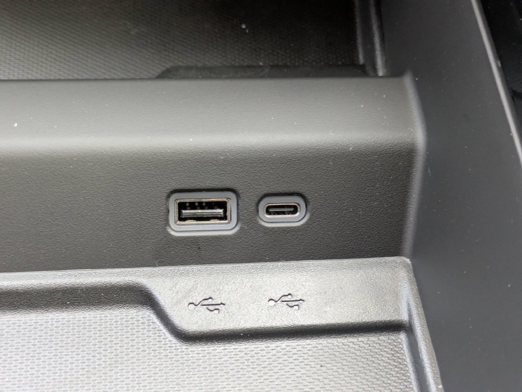 2026 Chevrolet Suburban Premier - Photo 33