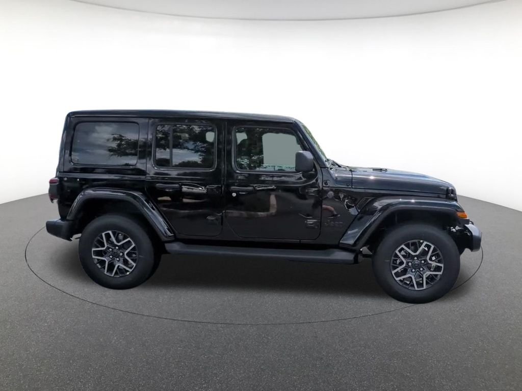 New 2026 Black Clear-Coat Exterior Paint Jeep Sahara image 6