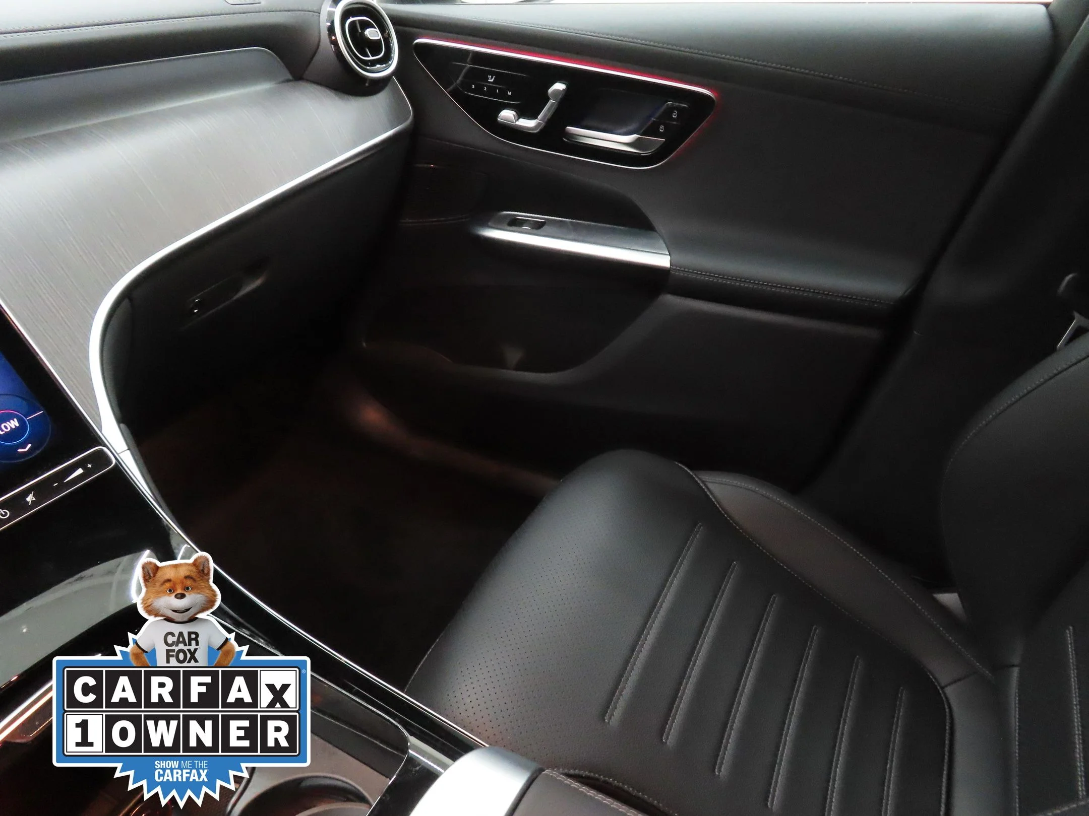 Used 2025  Mercedes-Benz GLC 300 image 19