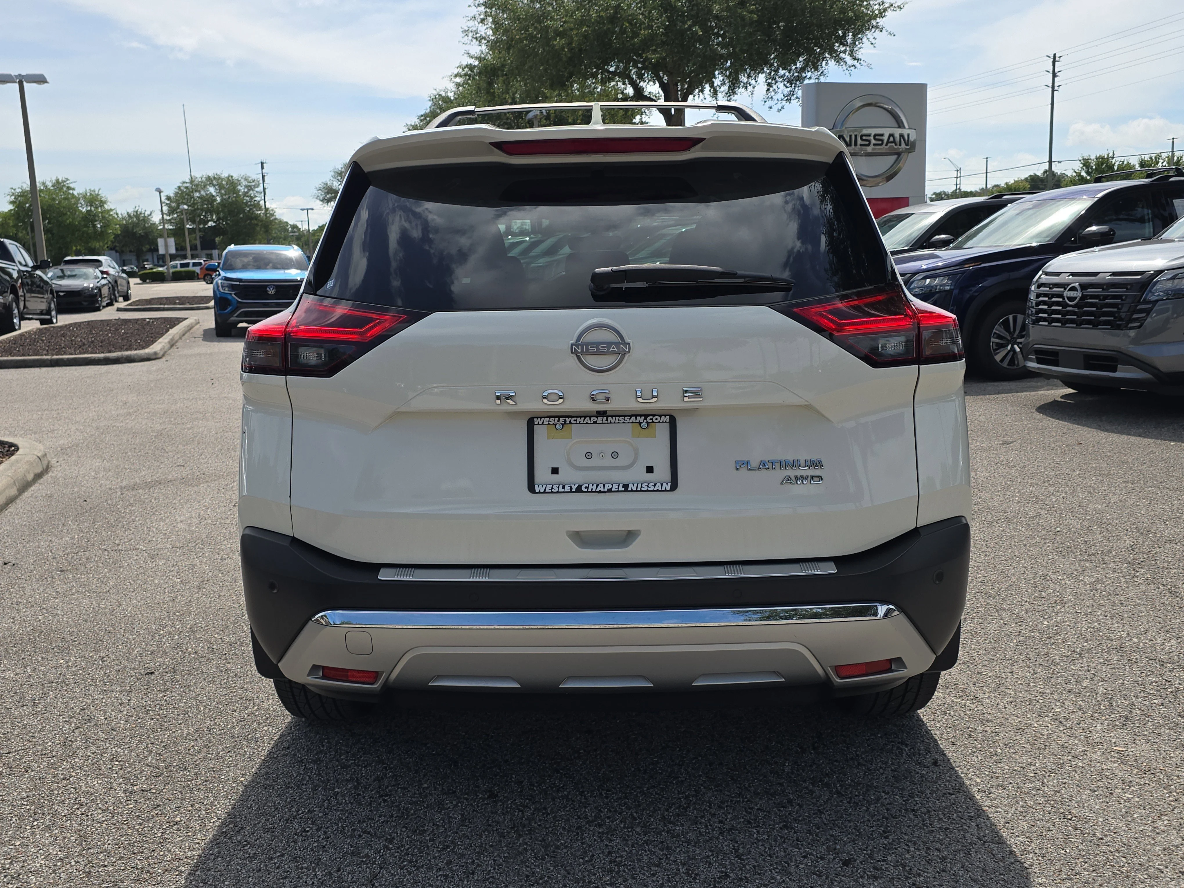 Certified Used 2023 Pearl White Tricoat Nissan Platinum image 7