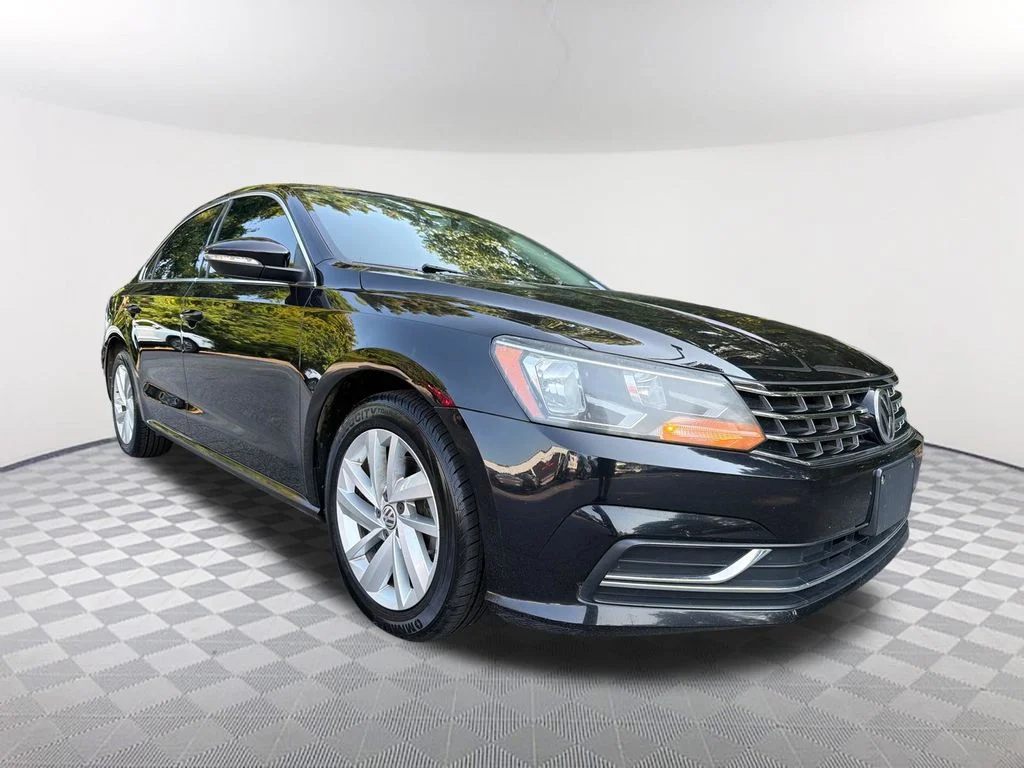 Used 2018 Black Volkswagen 2.0T SE image 3