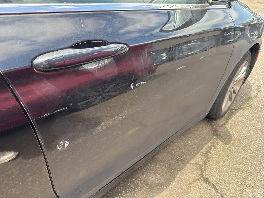 Used 2016 Black Chrysler Limited image 4