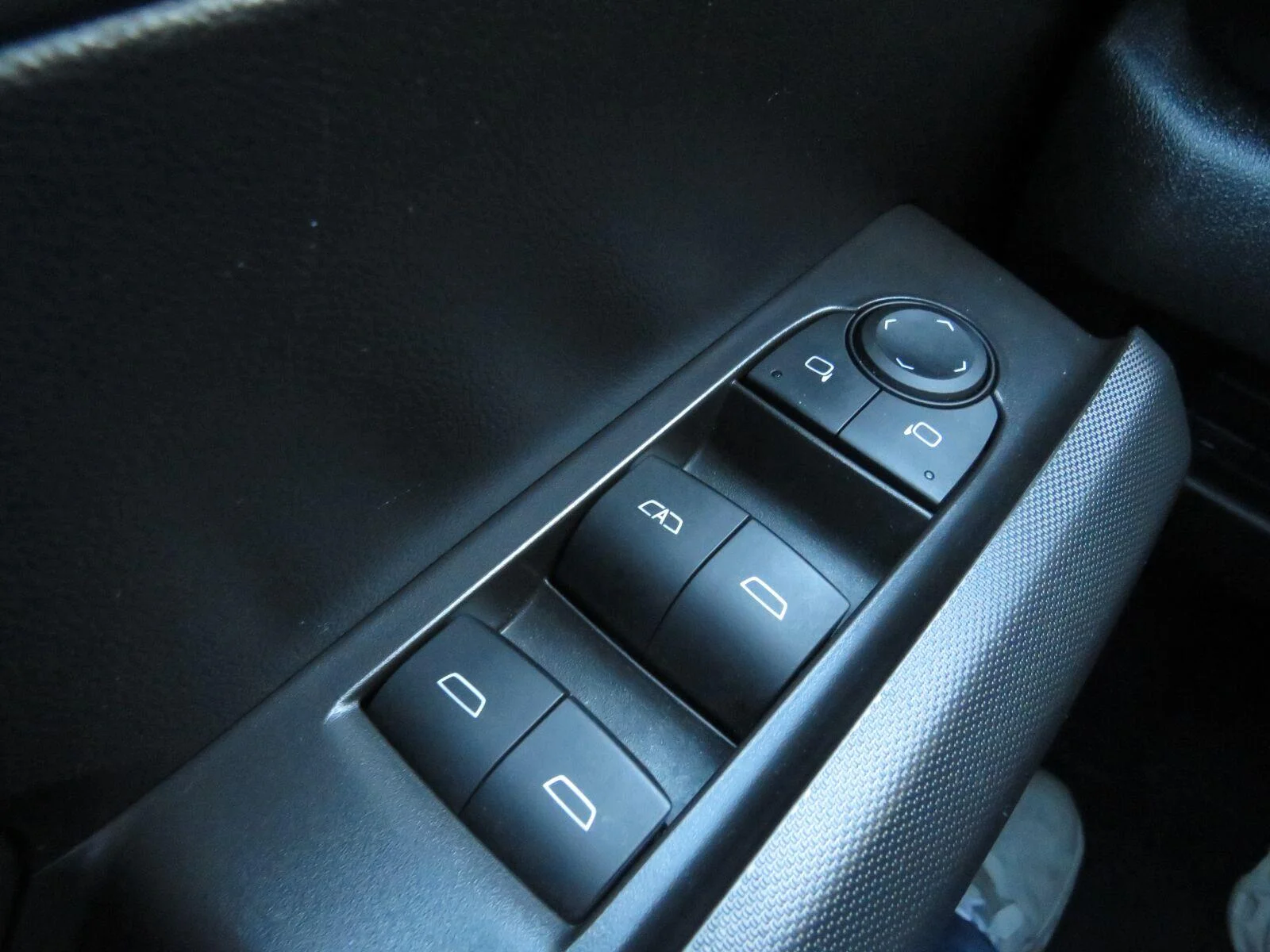 Used 2025 Black Chevrolet Trail Boss image 29
