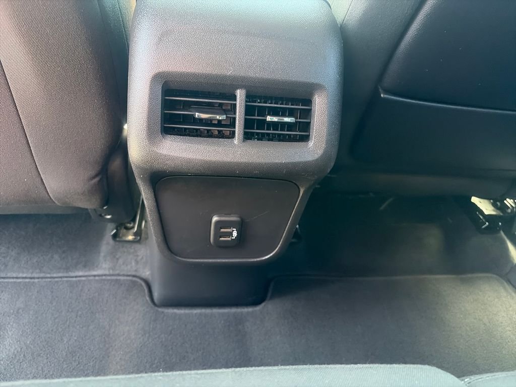 Used 2024 Silver GMC SLE image 33