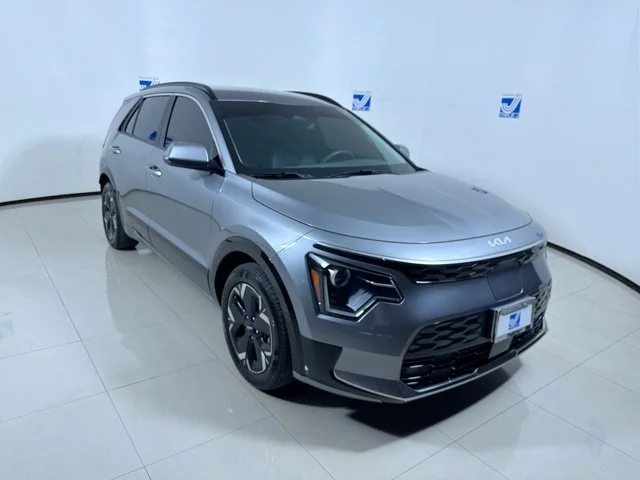 Used 2024 STEEL_GRAY Kia Wind image 2