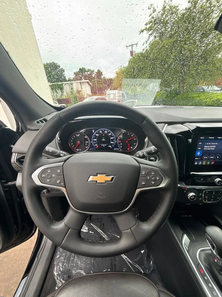 Used 2023 Black Chevrolet High Country image 16