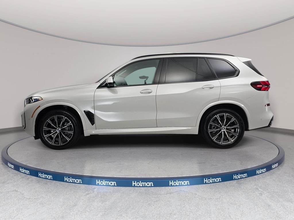 New 2026 Mineral White Metallic BMW xDrive40i image 8