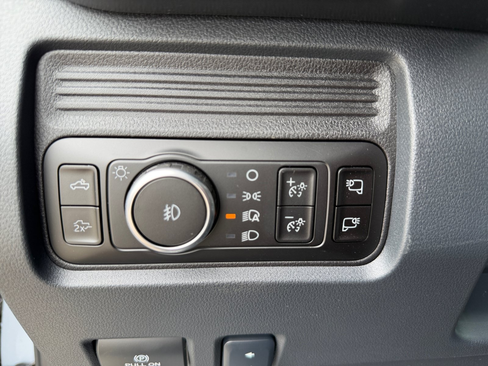 New 2026 Avalanche Ford LARIAT image 25