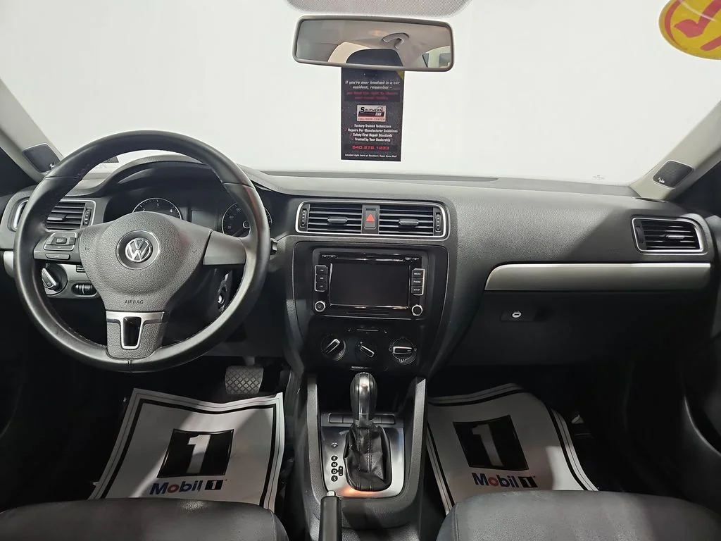 Used 2012 Silver Volkswagen TDI image 12