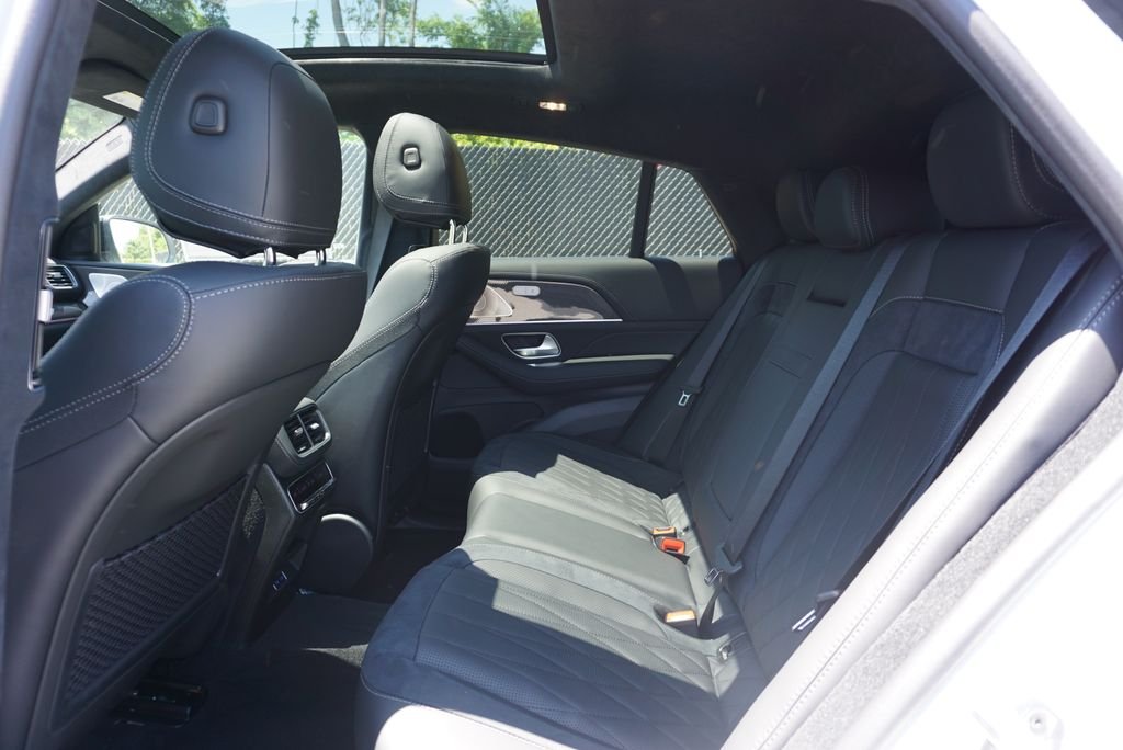 New 2026 MANUFAKTUR Moonlight White Metallic Mercedes-Benz GLE 63 S AMG® image 13