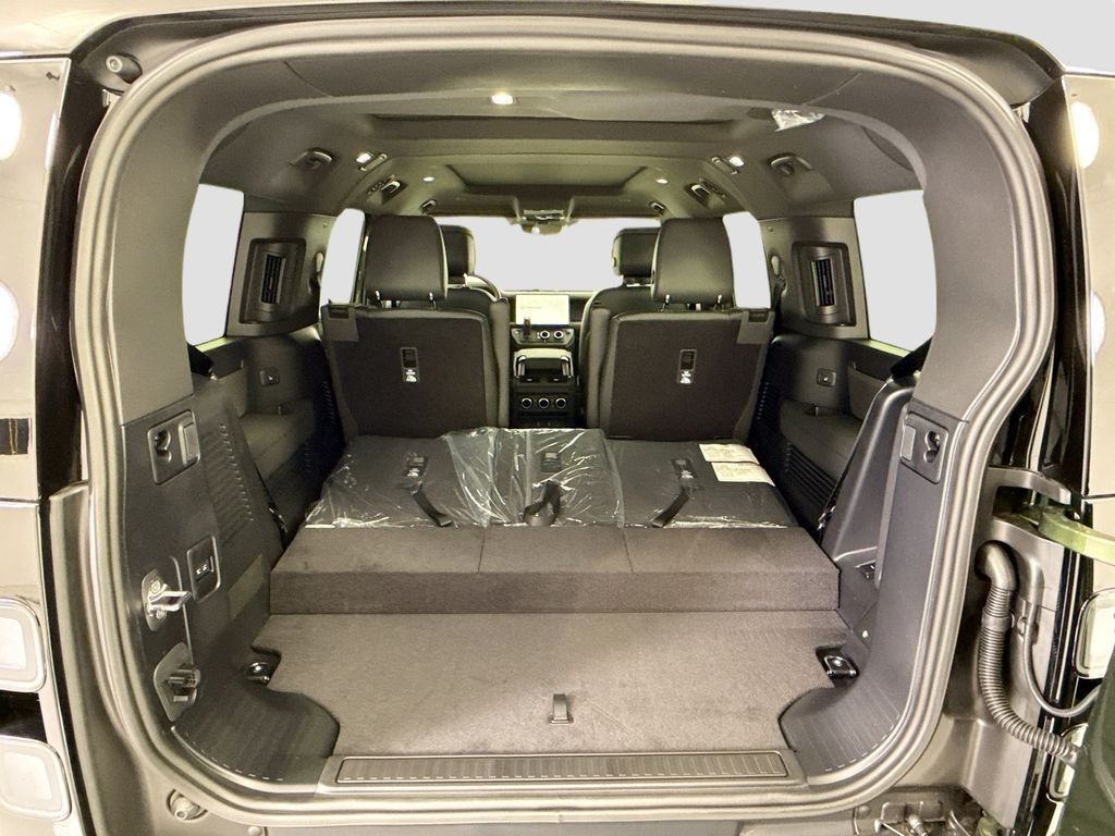 New 2026 Woolstone Green Land Rover X-Dynamic SE image 27
