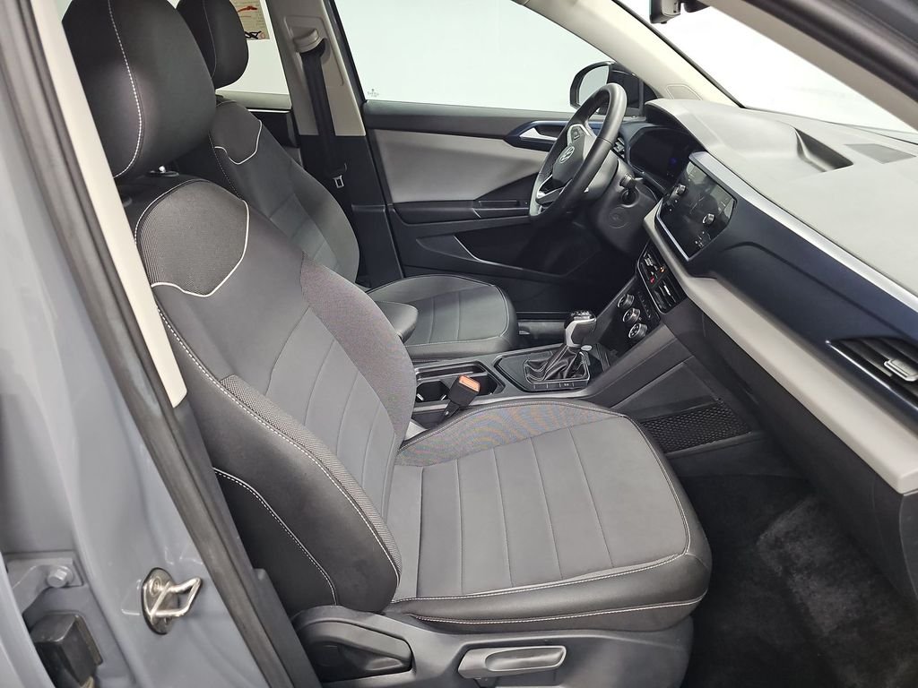 Used 2023 Gray Volkswagen 1.5T SE image 9