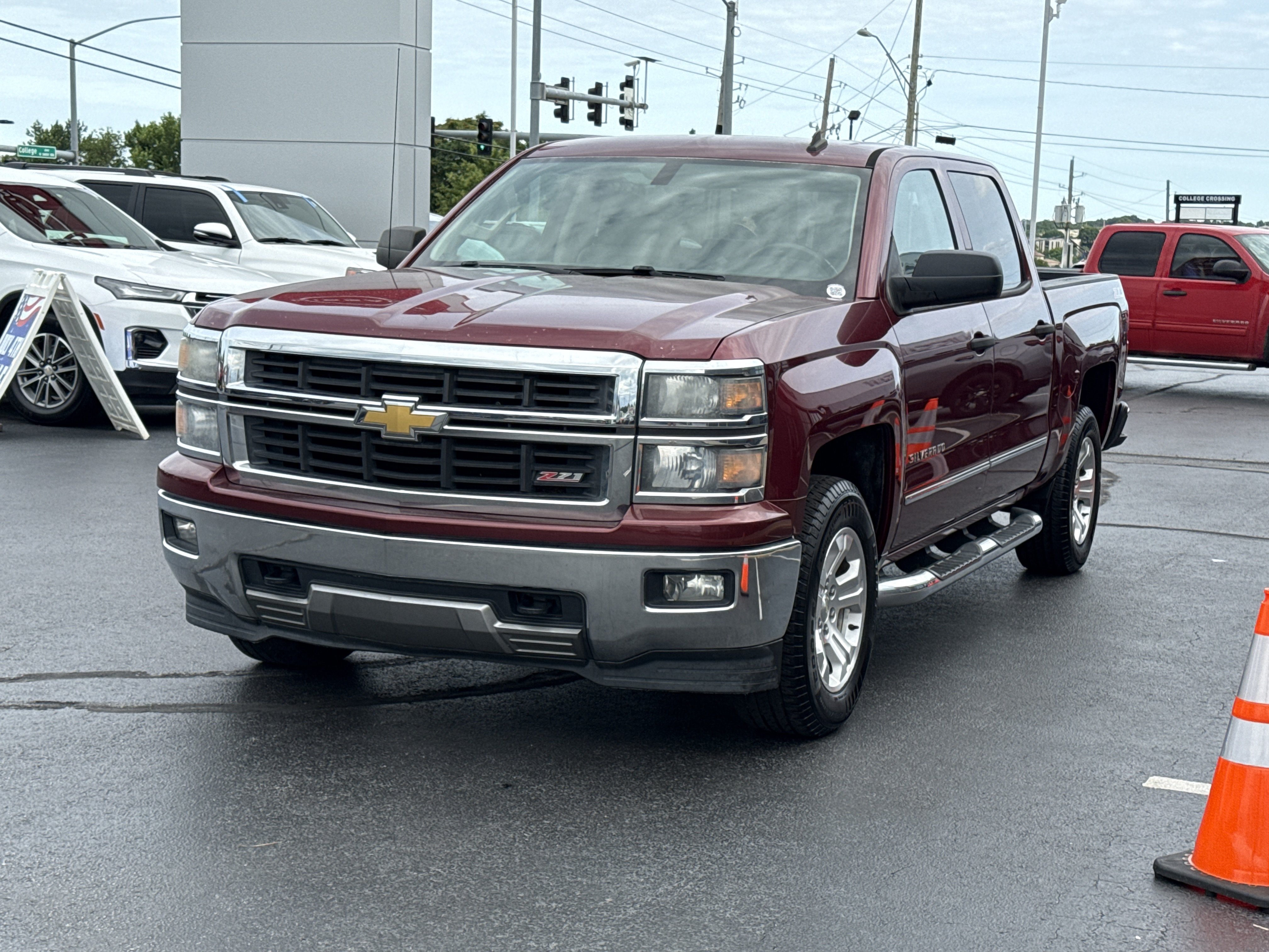 Used 2014 Deep Ruby Metallic Chevrolet LT 4WD image 11