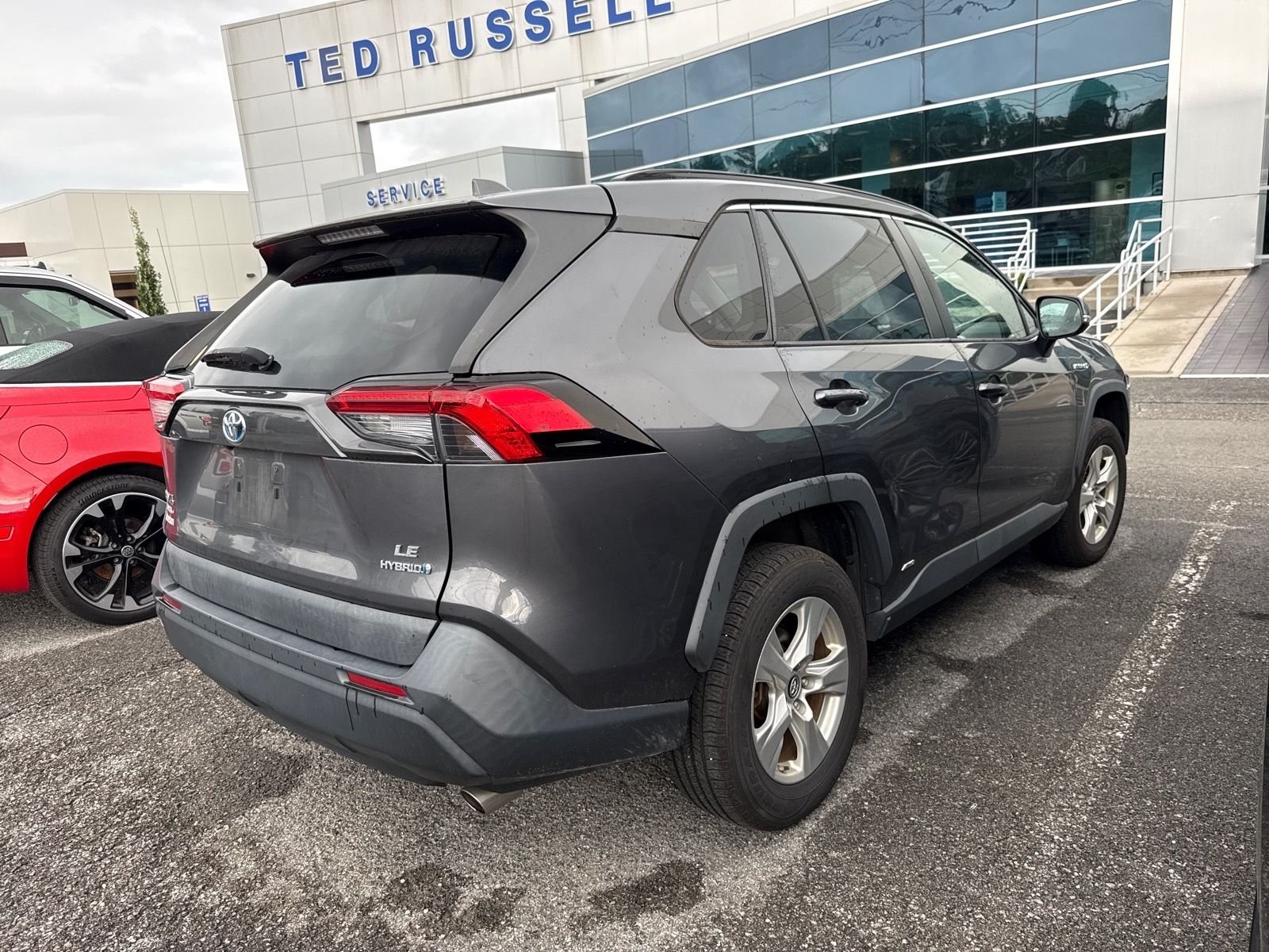 Used 2019 Magnetic Gray Metallic Toyota LE image 5