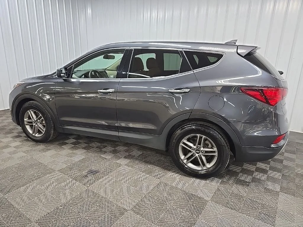 Used 2017 Platinum Graphite Hyundai 2.4 Base image 4