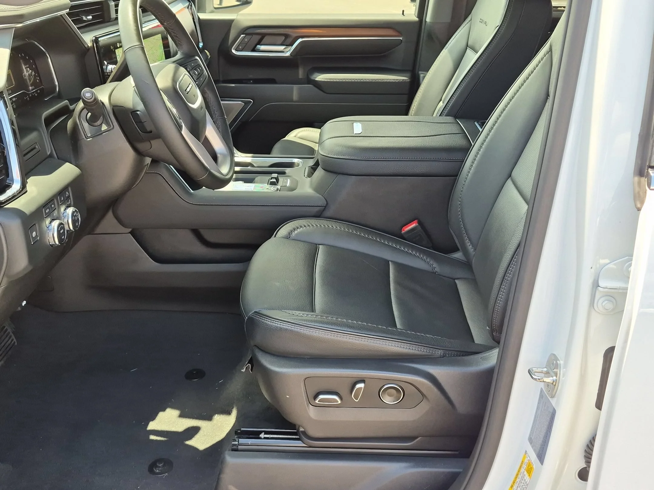 Used 2024 Summit White GMC Denali image 19