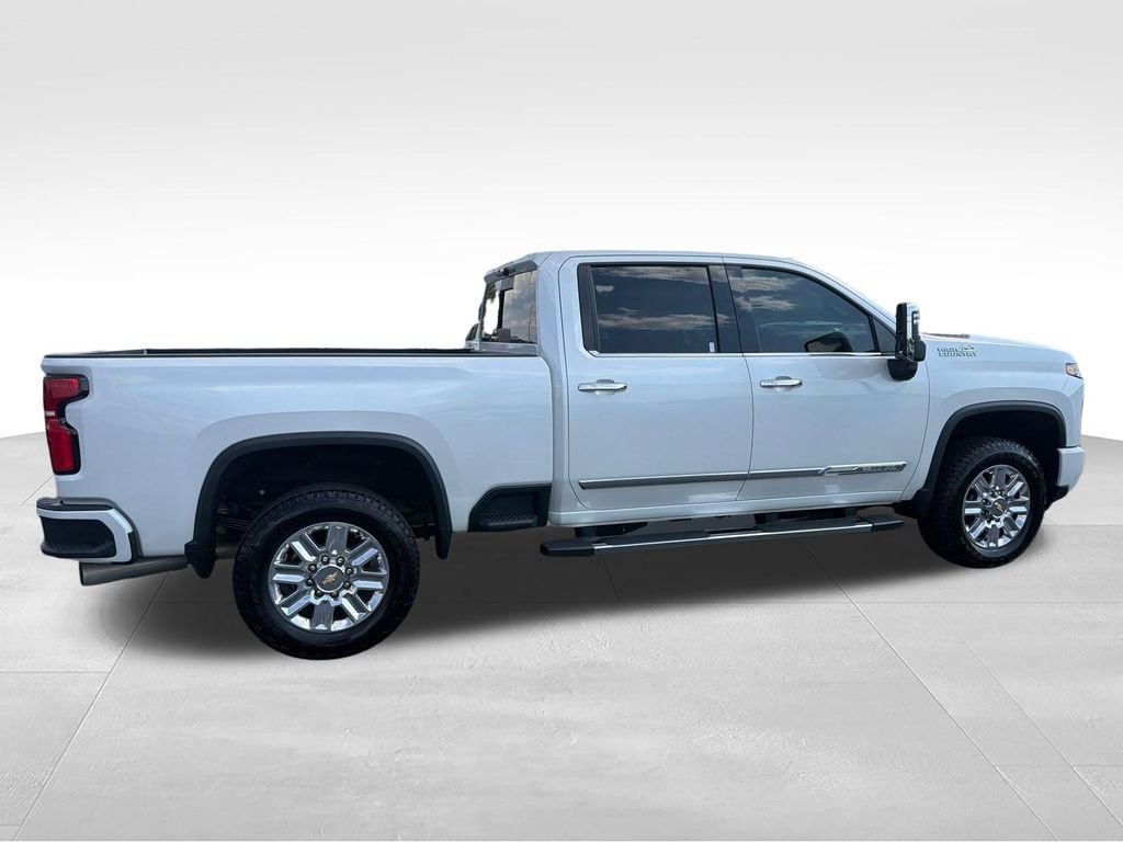 Used 2025 Beige Chevrolet High Country image 6