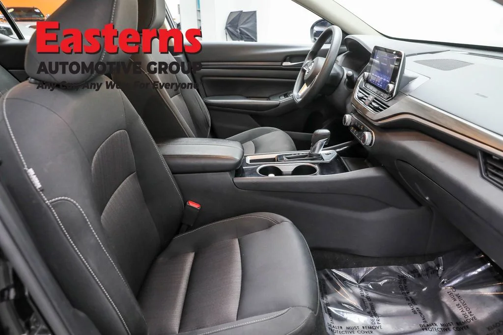 Used 2024 Black Nissan 2.5 SV image 23