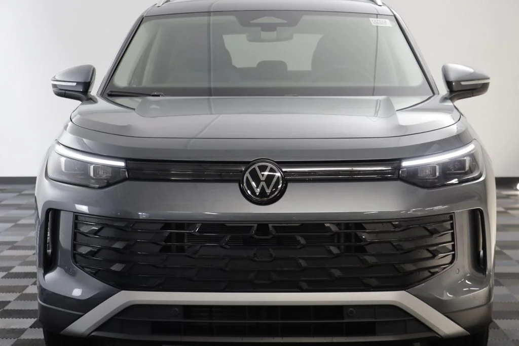 New 2026 Platinum Gray Volkswagen 2.0T S image 22