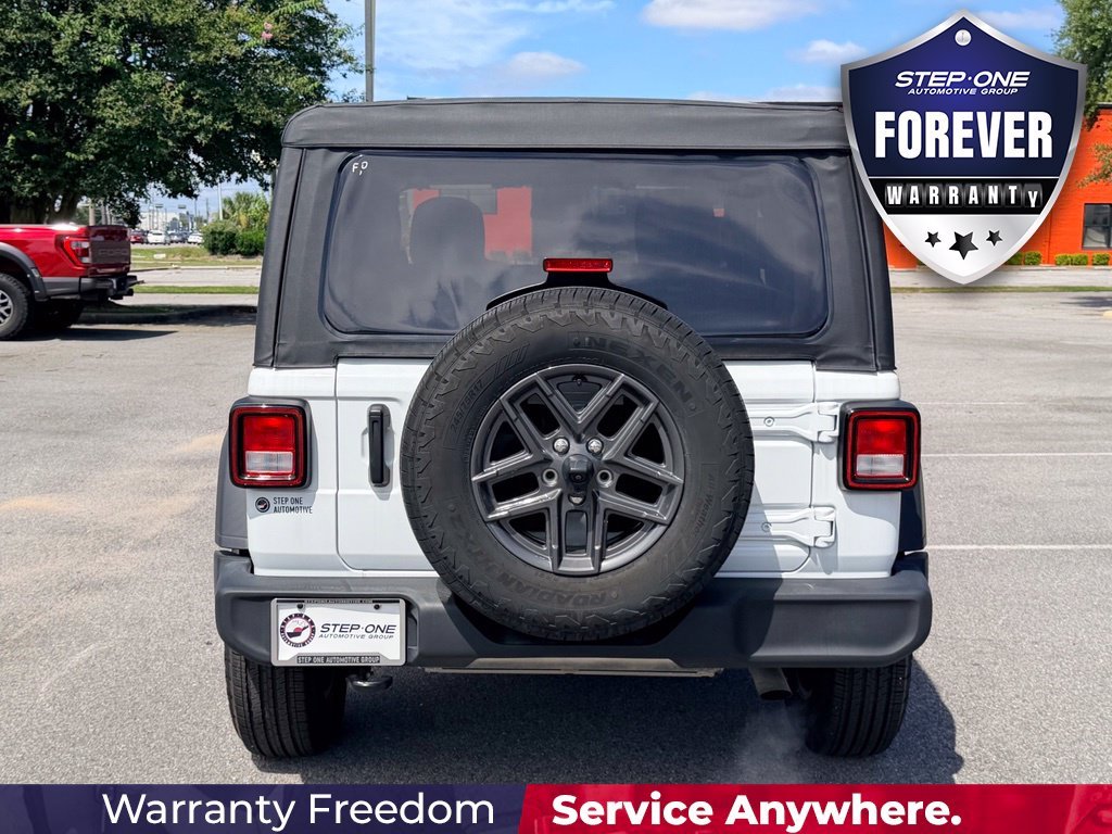 Used 2025 White Jeep Sport S image 5