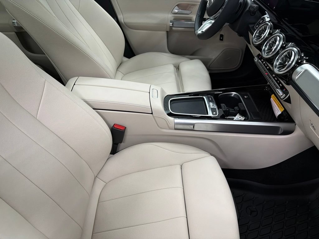 New 2026 Night Black Mercedes-Benz GLB 250 image 64
