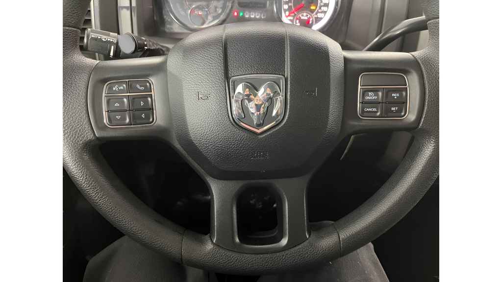 Used 2018 Bright Silver Clearcoat Metallic Ram Tradesman image 20