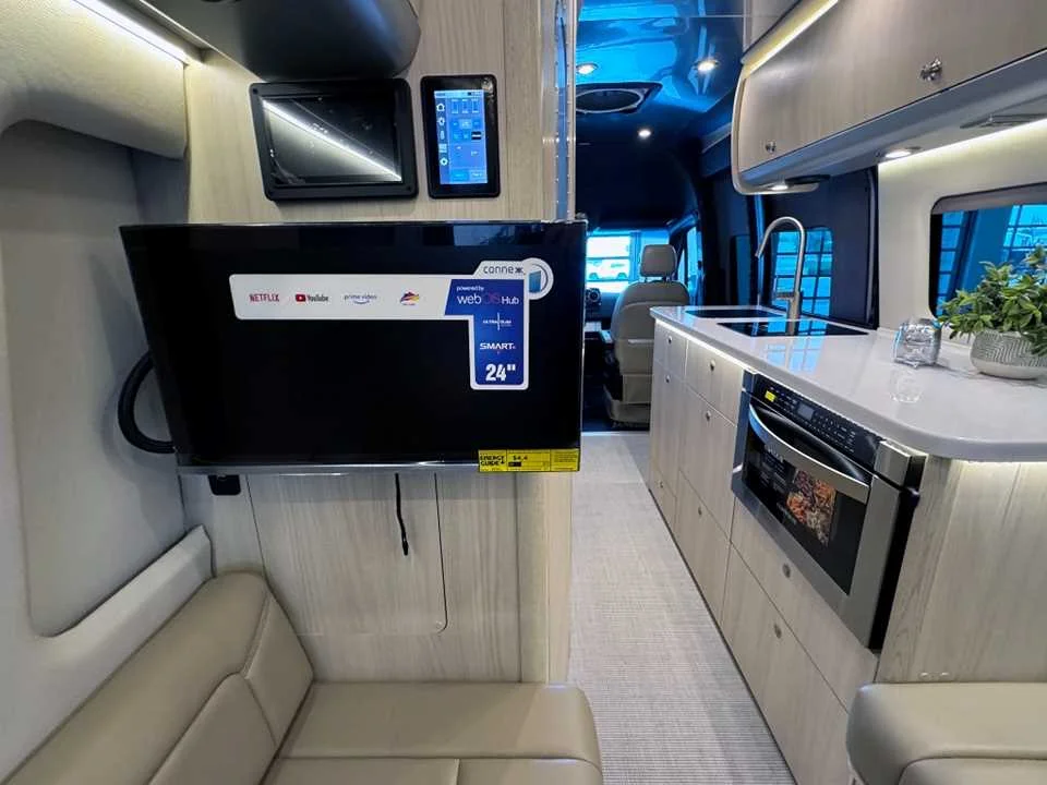 New 2025 SILVER AIRSTREAM  image 19